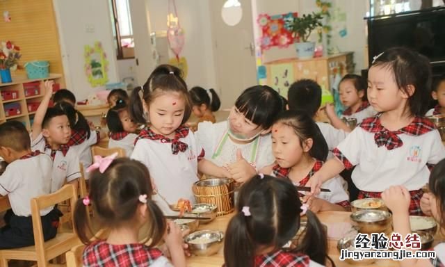 如何做好一名幼儿教师作文 如何做好一名幼儿教师心得体会
