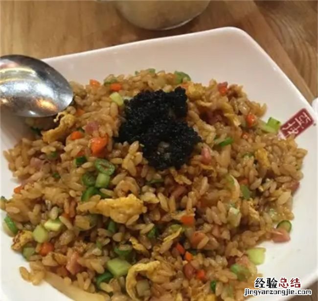 鱼子酱怎么吃才正确