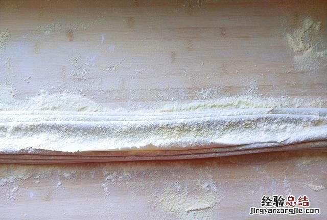 手擀面的做法,手擀面的正确做法