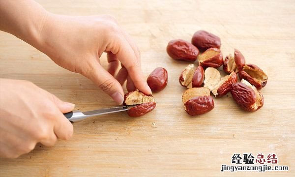 银耳莲子羹的做法,银耳莲子羹的正确做法