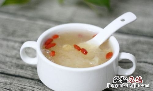 银耳莲子羹的做法,银耳莲子羹的正确做法