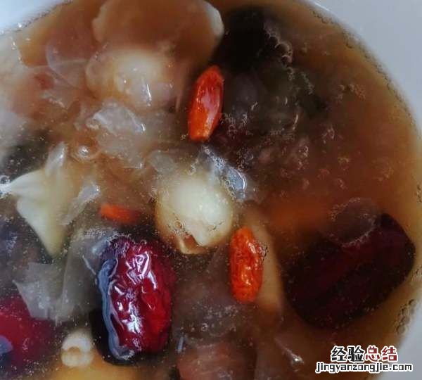 银耳莲子羹的做法,银耳莲子羹的正确做法