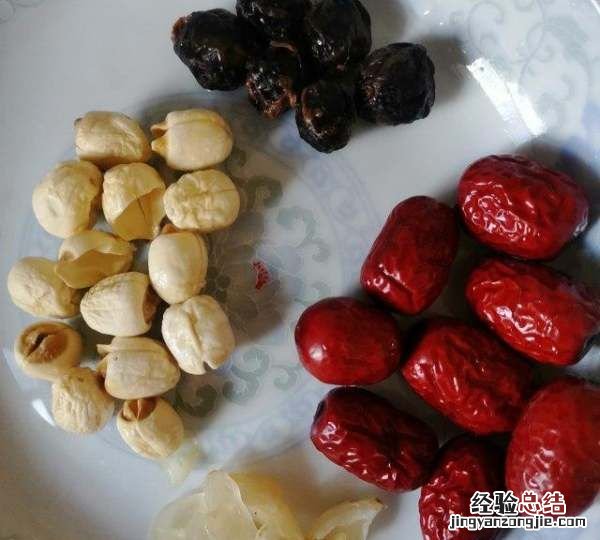 银耳莲子羹的做法,银耳莲子羹的正确做法