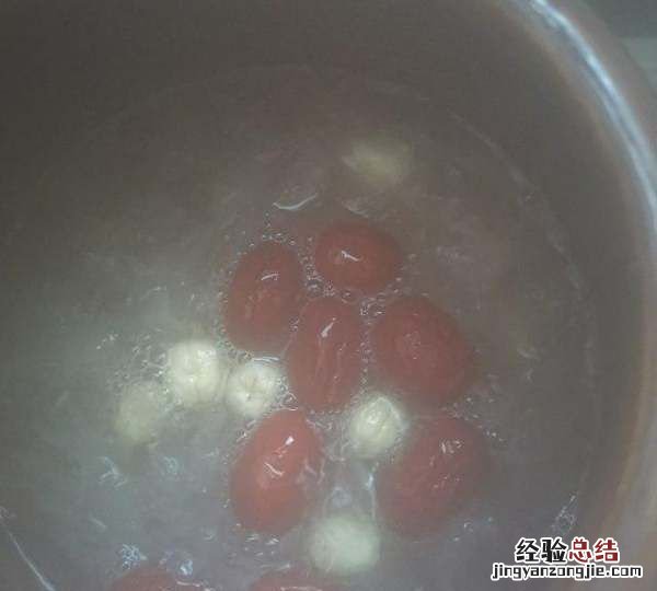 银耳莲子羹的做法,银耳莲子羹的正确做法