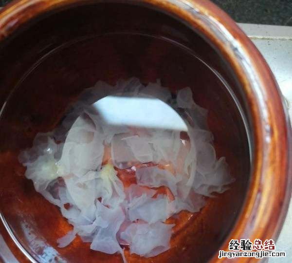 银耳莲子羹的做法,银耳莲子羹的正确做法