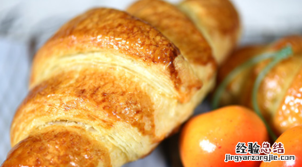 可颂和牛角包的区别