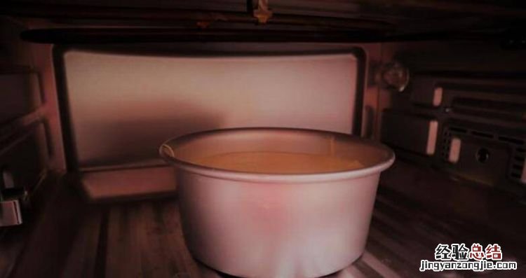 戚风蛋糕烤多久，12寸戚风蛋糕需要烤多久