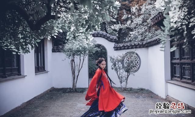 你如何理解“落红不是无情物，化作春泥更护花”这句诗真正的含义