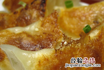 煎饺要先煮熟