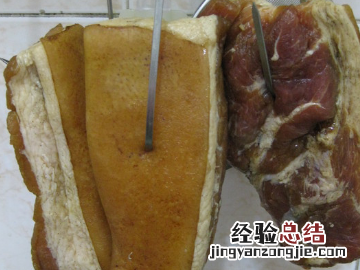 腌腊肉用热盐还凉盐,为什么腌腊肉要把食盐炒热