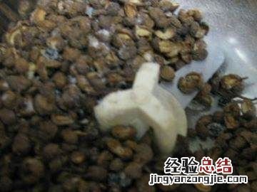 腌腊肉用热盐还凉盐,为什么腌腊肉要把食盐炒热