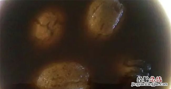 青皮核桃酒变黑能饮用吗,青皮核桃泡酒的颜色怎么是黑色的