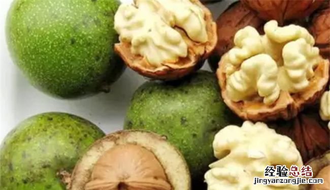 青皮核桃酒变黑能饮用吗,青皮核桃泡酒的颜色怎么是黑色的