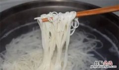 挂面是开水下还是冷水下，冷水下面条还是热水下面条?