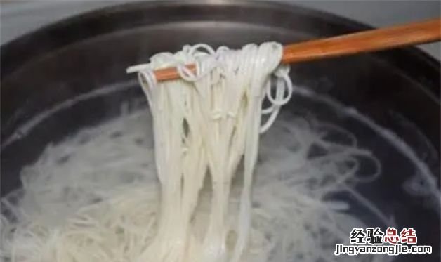 挂面是开水下还是冷水下,冷水下面条还是热水下面条?