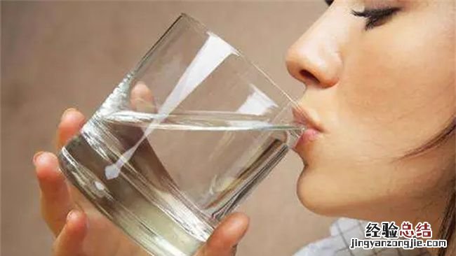 怎样喝水更健康，怎样正确喝水才能喝出健康身体的水