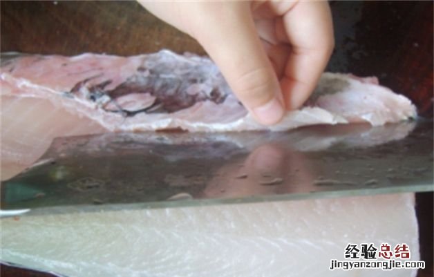 鱼片怎么切不会散,怎样把鱼切成完整均匀的鱼片视频