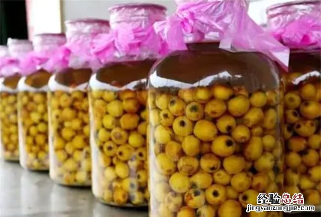 枇杷可以泡高度白酒吗，放了6年的枇杷泡酒还能喝