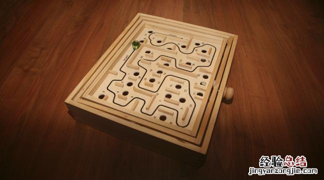 利用各种盒子如何制作迷宫图