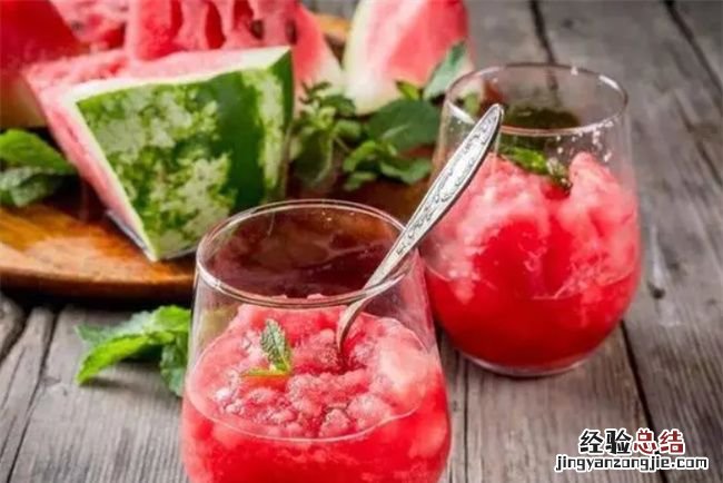 西瓜汁放冰箱一夜还能喝，西瓜汁榨好了放冰箱里第二天能喝吗
