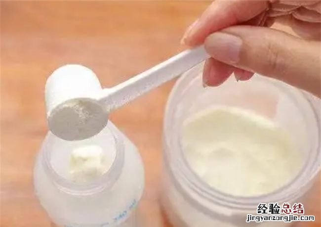 奶粉用40度还是70度的水冲泡