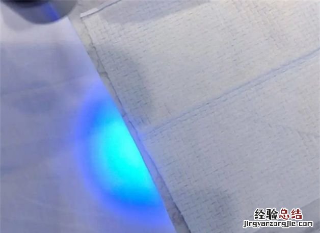 一次性洗脸巾含荧光剂吗，怎么看洗脸巾有没有荧光剂