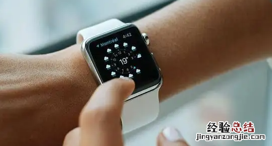 iwatch怎么语音播报，苹果手表紅色手電筒的功用