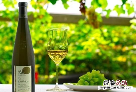 利口酒和葡萄酒你更喜欢喝哪种?为什么呢