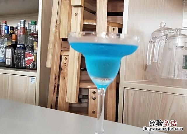 利口酒和葡萄酒你更喜欢喝哪种?为什么呢