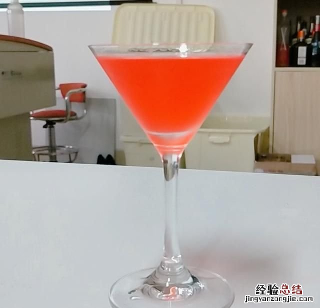 利口酒和葡萄酒你更喜欢喝哪种?为什么呢