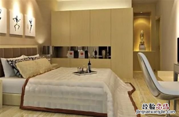 卧室地砖偏黄好还是偏白好，奶白色地板砖好看,还是奶黄色好看