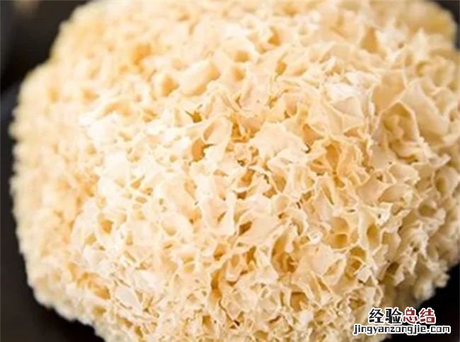 银耳羹有什么功效，银耳羹有减肥的作用
