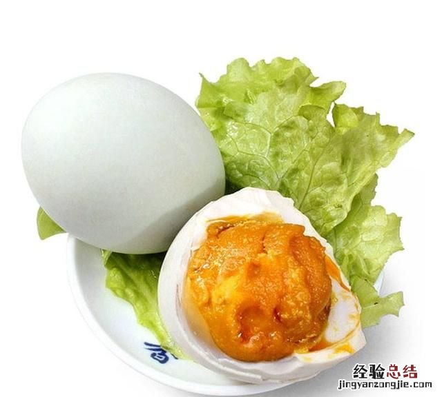 腌的咸鸭蛋蛋黄不咸 为什么咸鸭蛋蛋黄不咸