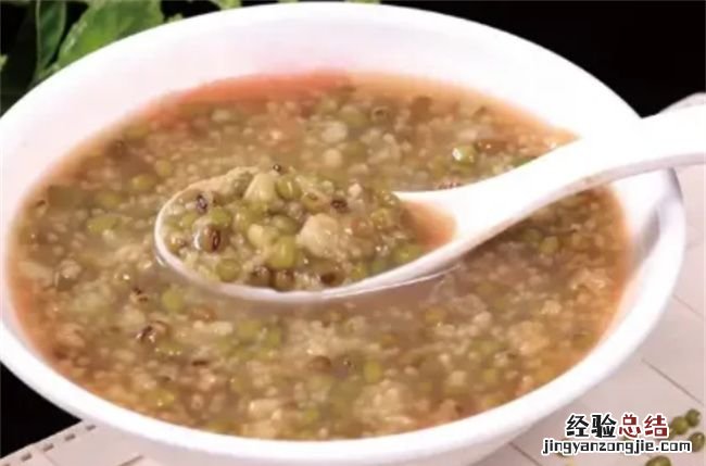 绿豆汤煮好要焖多久,怎样煮绿豆汤又快又烂不变色