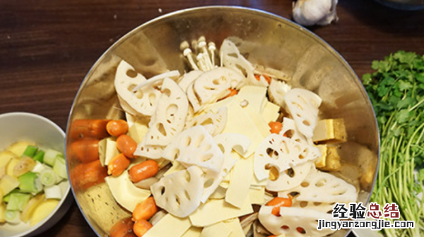 麻辣香锅的做法，麻辣香锅的制作方法和配料视频
