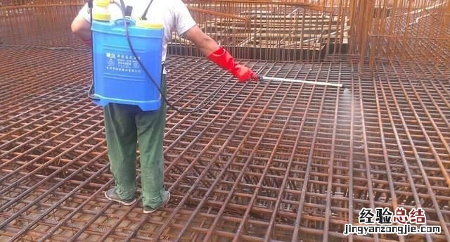 建筑工地钢筋除锈最简单的方法 建筑物钢筋怎么除锈