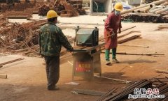 建筑工地钢筋除锈最简单的方法 建筑物钢筋怎么除锈