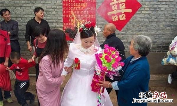 农村结婚过门贴怎么写,农村的婚礼都有什么传统的习俗