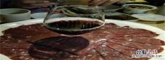 红酒搭配什么食物最合适，喝红酒搭配什么食物最好