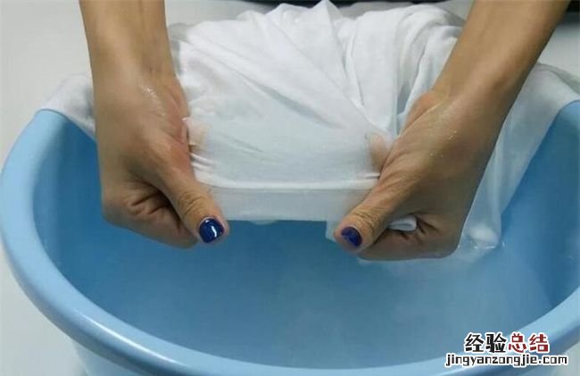 陈旧红酒渍清洗妙招,陈旧衣服红酒渍应对办法