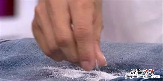 陈旧红酒渍清洗妙招,陈旧衣服红酒渍应对办法