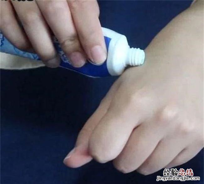 生活中牙膏的小窍门200字,教你用牙膏解决生活中的小事