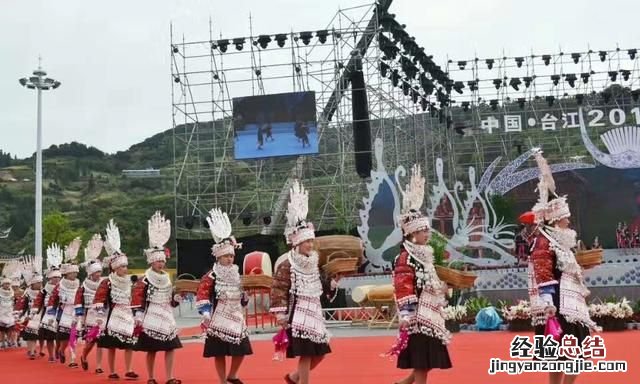 少数民族的特色节日有哪些,把你知道的节日内容写一写
