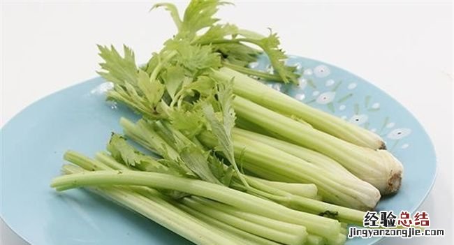 为什么芹菜叶子没人吃,芹菜叶子吃的时候为什么要摘掉