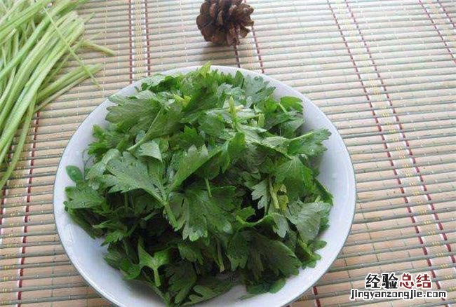 为什么芹菜叶子没人吃,芹菜叶子吃的时候为什么要摘掉