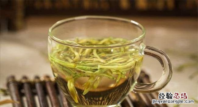 金银花泡水喝有什么功效，金银花泡水喝的功效与禁忌