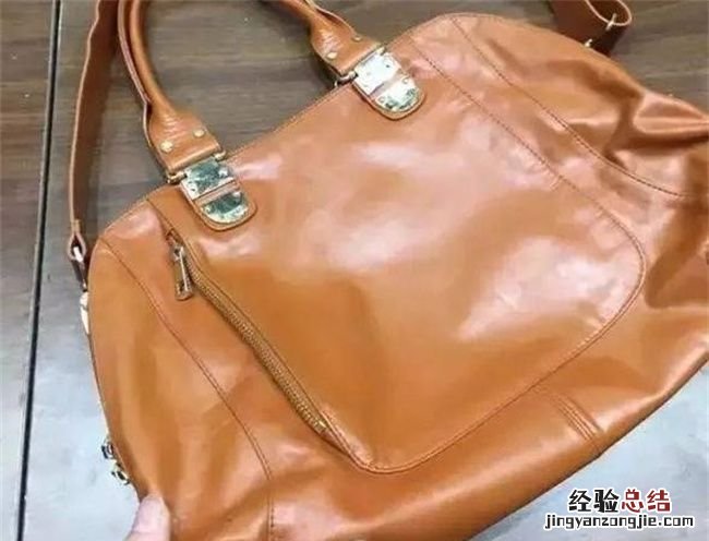 皮包被染色