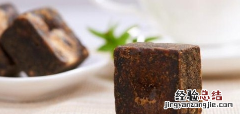 红糖跟黑糖是一样，黑糖和红糖的区别和功效