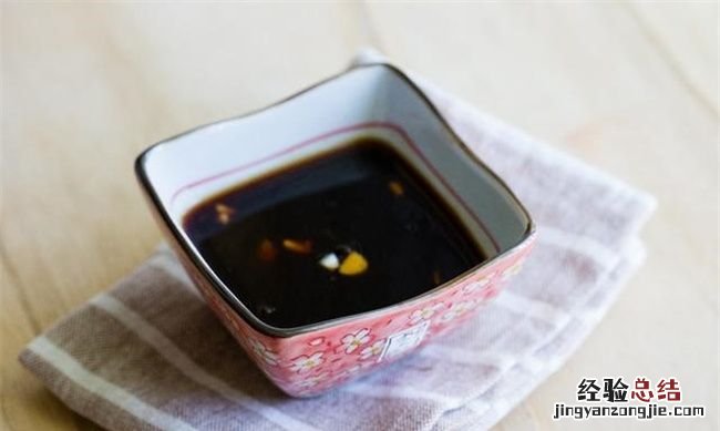 酱油的妙用有哪些呢，酱油除了调味还有这些妙用
