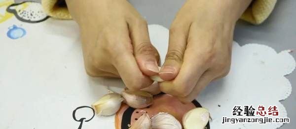 怎么快速的剥大蒜,想买到一把无惧大蒜的刀 听听专家支的招儿